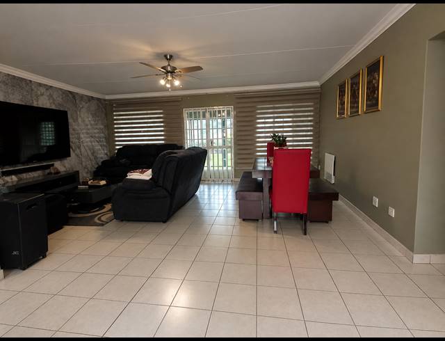 3 BEDROOM HOUSE FOR SALE IN HENLEY ON KLIP
